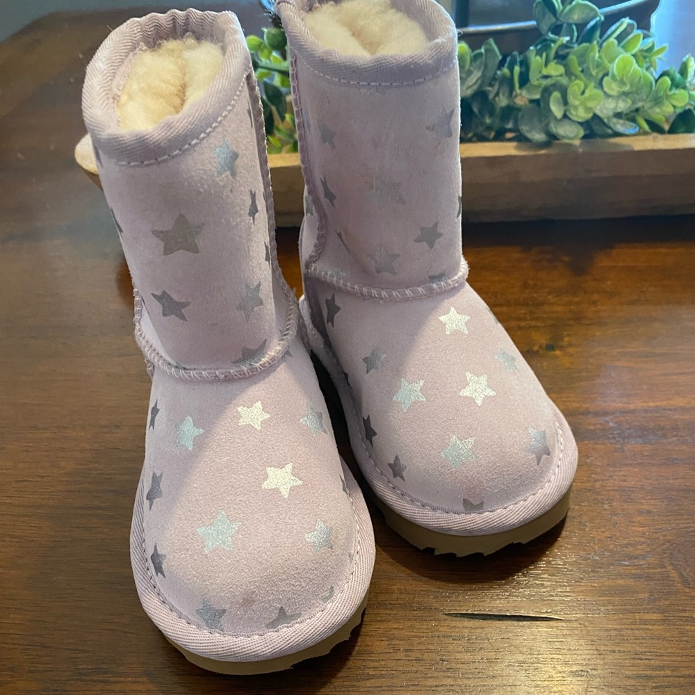 Pink Toddler Ugg Size 6